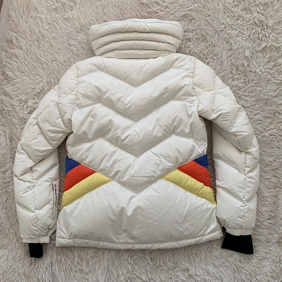 NWT Perfect moment performances apres ski down duvet jacket - Picture 8 of 10